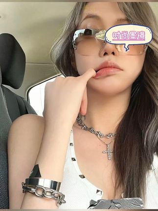 无框水银渐变墨镜!一点都不挑脸型!!而且防紫外线镜片让姐妹们出门也能轻松应对暴晒!! #幺幺社长 #墨镜 #发箍墨镜 #防紫外线墨镜 #时尚饰品 #太阳镜