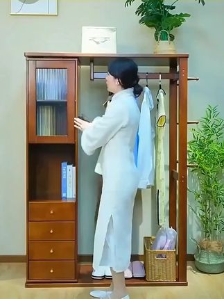 衣帽架穿衣镜旋转式落地全身镜子一体式实木挂衣架放衣服神器卧室#衣帽架 旋转穿衣镜 #全身镜衣架 #实木衣架 #落地衣帽架