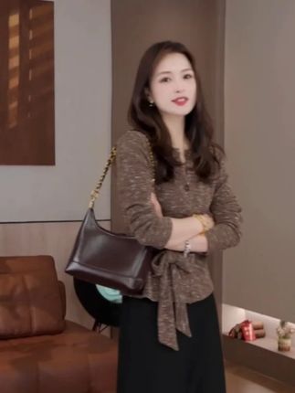 #请欣赏赵露思的今日穿搭 #普通人韩女感速成穿搭 #如何通过穿搭摆脱路人感 #通勤穿搭万能配色公式 #小个子初秋显瘦穿搭 豆豆6【竹节纱】绑带收腰长袖衬衫假扣子设计感气质上衣女-DQ5675