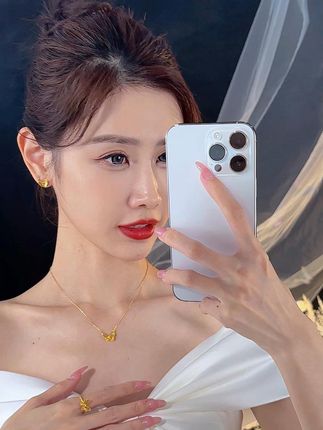 🌟如果真心能抵万金,那我希望是黄金#六福珠宝 #珠宝心动好物 #首饰分享 #仪式感不能少 #六福珠宝蝶飞黄金耳钉