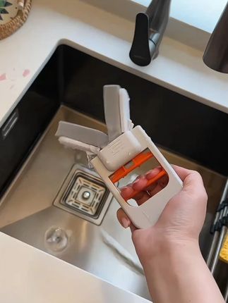 被我找到了这个#迷你海绵拖把 还是第一次见!好好用!单手就能操作不用洗抹布手都不用沾水!脏了清水冲一冲就干净!#免手洗拖把 #迷你小拖把