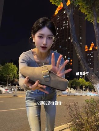 图便宜二十多买的勃肯鞋,没想到品质这么好,关键是还增高5cm 的#宝藏鞋子 #增高鞋 #勃肯鞋 #鞋子控