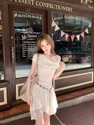 1066#纯欲风蕾丝拼接斜肩连衣裙女夏季小众不规则显瘦短裙裙子 #洋气减龄 #面料柔软舒适 #时尚穿搭