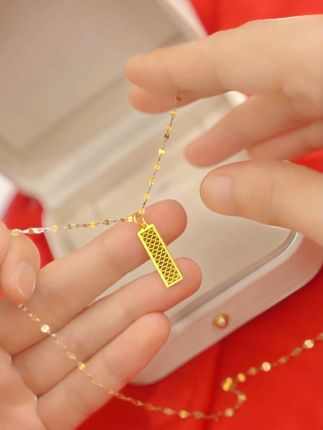 我希望有一天,能够戴上这款#公主请发财 ~#黄金吊坠 ~爱了爱了~#中国黄金宝瑞雅 ~#七夕礼物