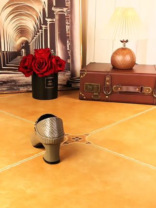 #高跟鞋 #好鞋推荐 #美鞋分享 @抖音小助手