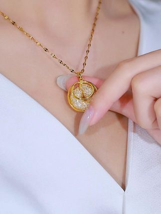 这条高贵香槟色平安扣项链,被问了无数遍,出门逛街随意搭配都好看,叫上姐妹们一起安排!#时尚饰品 #百搭首饰 #项链 #卡铂雅