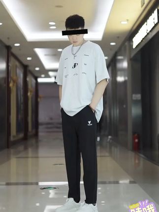 家人们,雅鹿这款速干裤绝了!独特编织纹理加大透气面积,速干迅速,自在感拉满。#冰丝裤 #冰丝速干裤 #百搭裤子 #男女同款 #面料舒适透气