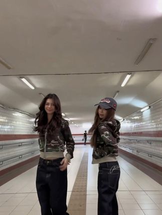 WANWAN同款!美式慵懒风刺绣直筒做旧牛仔裤超帅 #美式慵懒风 #刺绣设计牛仔裤 #直筒做旧裤 #刺绣牛仔裤 #做旧设计裤