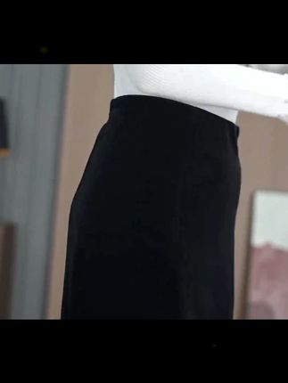 高密丝绒缎黑色新款中长款秋冬A字裙高腰显瘦松紧腰半身裙长裙 #优雅气质 #半身裙 #气质半身裙 #秋冬新款 #高级感穿搭