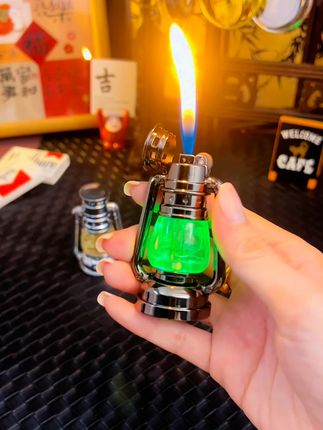 复古风老式煤油马灯造型打火机,老时光的味道 #创意打火机 #收藏古玩 #复古摆件 #充气打火机