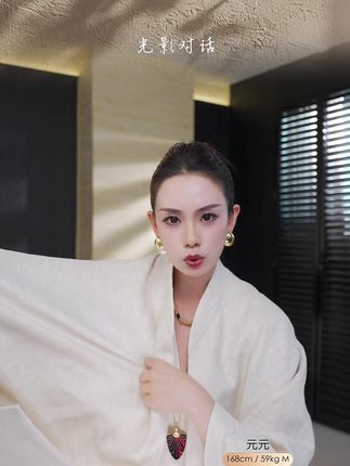 无需过多修饰,经典永不过时 #夏天去海边这样拍包出片的#Jump出我的夏日元气穿搭#自带松弛感的慵懒风穿搭#给夏天一点颜色看看#夏日轻氧感穿搭给视觉降降温