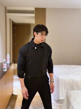 一款能让你穿出立体直角肩的Polo #男生穿搭 #ootd穿搭 #休闲男装 #秋冬T恤