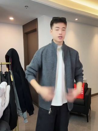 LIGGICC 拉链立领针织开衫毛衣男秋冬纯色美式复古毛线衣夹克外套#夹克外套 #男生穿搭 #男装 #品质男装 #男士穿搭