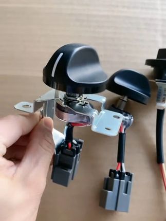挖掘机油门旋钮,如果拧转油门旋钮无转速反应要及时检查并更换 #挖掘机油门旋钮 #油门旋钮 #挖掘机配件 #挖机