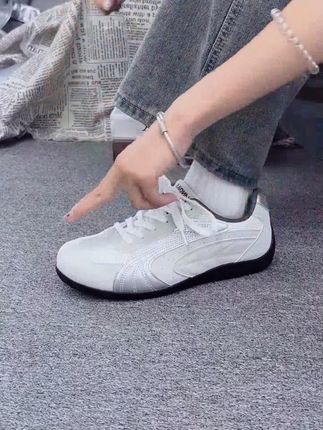 兄弟们,2025新款夏季男鞋来啦!环球休闲德训鞋,网面透气,让你的双脚在夏天也能自由呼吸。低帮板鞋设计,百搭又轻便,无论是搭配牛仔裤还是运动裤,都超级帅气。赶紧入手一双,成为这个夏天的时尚焦点吧!#男鞋推荐 #夏季透气鞋 #百搭板鞋 #环球休闲鞋 #时尚穿搭