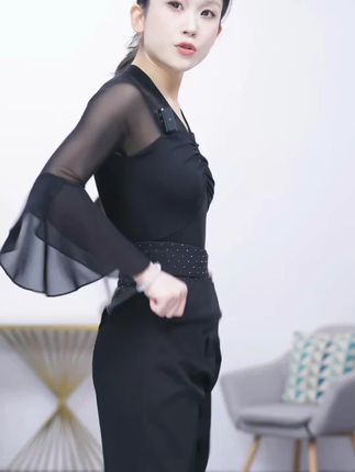 高品质丝滑面料,垂顺清爽舞动间,板正裤型饰腿型,优雅时尚必备 #摩登舞服 #国标舞服 #交谊舞服 #华尔兹舞服 #广场舞服装