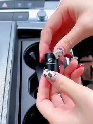 迷你隐形车载充电器!usb 超级快充车充闪充,全新充电转换插头,小巧不占空间~#迷你车载充电器 #车载超级快充 #usb #汽车充电器 #快充充电头