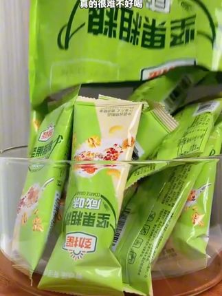 第一次喝这个坚果粗粮咸味麦片就被它惊艳到了 不仅有麦香谷物香还有坚果的香,咸香软糯巨好喝!#早餐吃什么  #饱腹感超强的早餐  #粗粮  #营养健康  #代餐