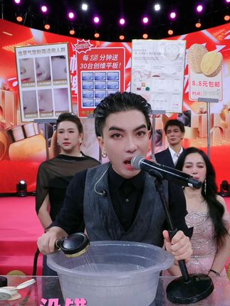 七周年重磅福利,虫草精华气垫正装拍一发四 防水细腻遮瑕,不流白汤不卡粉,不好用我直接做狗!~ #一枝梅  #一枝梅爱唱歌 #气垫 #遮瑕 #美妆分享