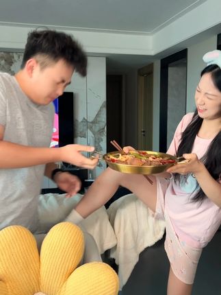 我弟弟居然偷偷背着我藏了个宝贝! #冷吃千层肚 #妈呀太香了 #美食推荐 #大暑消夏开吃啦 #零食推荐 hhr