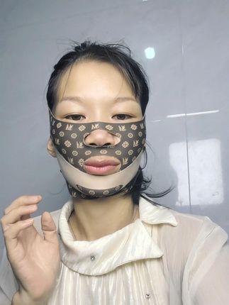 睡着了也能变美?这个秘密藏不住了! 深夜的美丽魔法,醒来就有小V脸~#懒人变美 #医束美面罩 #抗初老 #变美日记 #爱自己