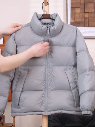 背包省很大空间,简约轻盈更保暖,露营看日出御寒良配 #羽绒服 #男女同款 #谁穿谁好看 #保暖又好看 #小个子穿搭