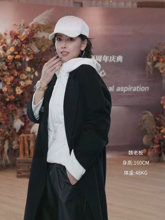 W.Diva【匿境】秋冬超柔磨毛拼接羽绒服90鹅绒连帽外套#说好的随便穿穿去看秀 #早秋冷冽又随性的气质穿搭 #早秋秀场抄作业告别路人感 #今天穿什么 #羽绒服穿搭
