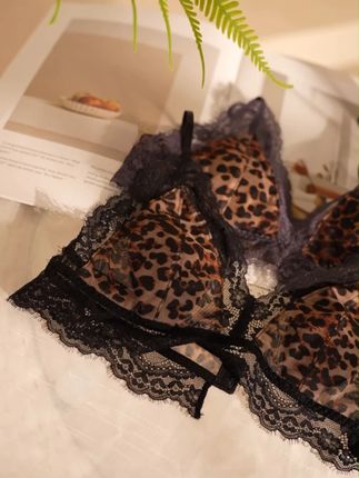 法式女孩的松弛感,是内衣给的浪漫#夏季新款 #美出高级感 #贴身衣物 #穿出高级感 #御姐