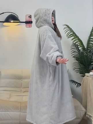 胖宝宝的睡衣也要保暖又好看,冬天来了,宽松版型真的很友好,就是显瘦,款式很可爱,软软的好舒服#睡袍 #家居服 #连帽外套 #保暖又好看 #睡衣