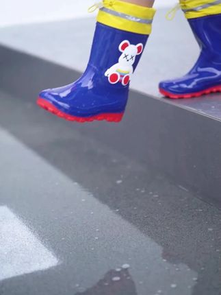 小黄鸭儿童雨鞋高筒防滑耐磨男女孩幼儿加绒冬天学生雨靴长筒加厚#儿童雨鞋 #小黄鸭雨靴 #防滑雨鞋 #加绒雨靴 #儿童冬季雨具