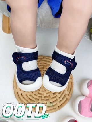 宝宝的第一双鞋,轻盈又透气,学步又时尚,夏季必备神器 #宝宝学步  #夏季新款  #舒适透气  #宝宝凉鞋