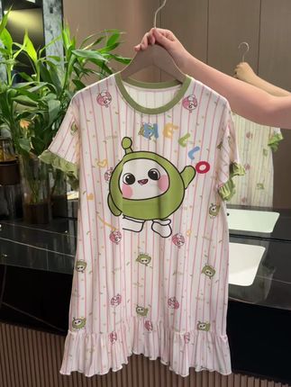 宝贝贴身穿的睡衣,当然要选舒适的呀~!#儿童家居服 #睡衣女 #高品质童装 #面料柔软舒适 #莫代尔睡衣睡裙