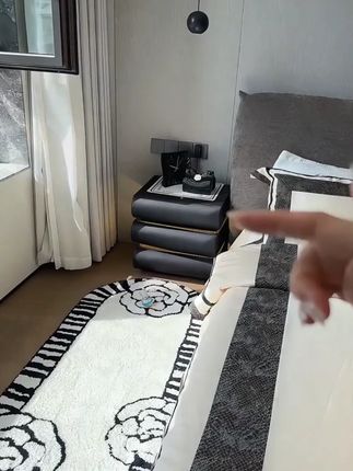 月半床头现代简约奶油风柜2025法式皮质极简智能白色床边柜收纳柜#床边收纳柜 #现代简约 #奶油风 #月半家具 #智能柜子