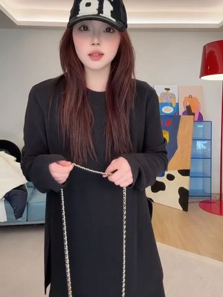 姐妹信我! 衣服好看的秘密是版型!#松弛感穿搭#秋季上新#显瘦穿搭#卫衣