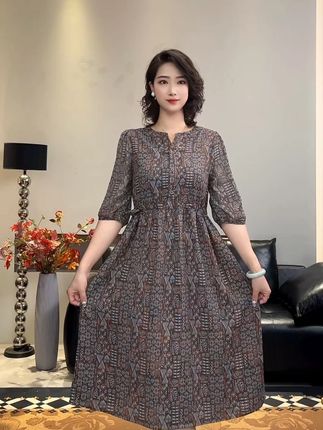 #50岁依然保持好状态 #50岁女人该有的样子 #妈妈装连衣裙显瘦遮肉