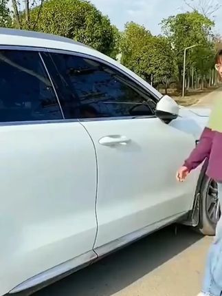天气干燥,快给自己的爱车安排上这个汽车静电带,防止静电,减少灰尘吸附#防静电#汽车静电带#静电#爱车养护