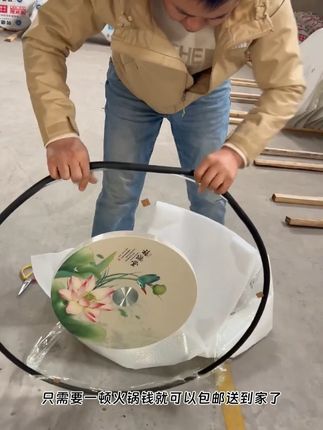 身边人都在推荐的餐桌电动转盘您家有了吗?放到餐桌上就能用,饭菜自动转,根本不用站起来夹菜,赶紧给您家桌子安排一个吧!#餐桌电动转盘 #电动餐桌转盘 #餐桌转盘 #家居好物