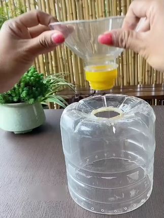 塑料瓶变废为宝做花盆挂窗户和阳台上好看又实用#手工花盆 #废物利用 #手工 #自制花盆 #绿植 #电热雕刻刀