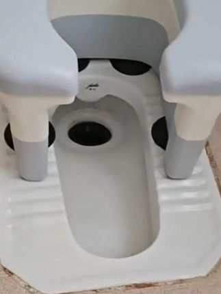 这个移动马桶,它的凳面是加宽的设计, 而且非常结实耐用,还有贴心的人体工学设计,让你坐着更加舒服。不仅如此,它还有可拆卸的加高脚垫,可以根据身高任意调整高度,满足不同需求。价格便宜,质量好。 快点击下方链接把它买回家吧,让你的生活变得更加便捷。工厂直销生产厂家批发#移动马桶 #移动马桶坐便器 #移动马桶推荐 #移动马桶适合老人孕妇 #移动马桶家用