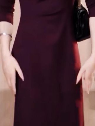 #连衣裙 #显瘦遮肉#美出高级感 #女人味十足 @抖音小助手 #连衣裙 #显瘦遮肉#美出高级感 #女人味十足 @抖音小助手@@DOU+上热门 #超能下蛋鸭 #就来这里过夏天 #这也能开播