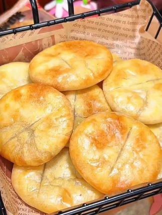 吟清多轩老婆饼整箱软糯味美香甜传统老式糕点追剧小零食散装称重#老婆饼 #传统糕点 #追剧零食 #香甜小吃 #散装糕点