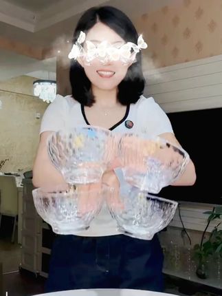 #在抖音入手的好东西 5寸玻璃碗 #玻璃碗 #沙拉碗 #强烈推荐 斯威迩四只装高颜值高白料冰纹款5英寸玻璃碗米饭碗小吃碗透明