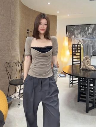 【假期出游穿搭】三吉家的一款假两件蕾丝拼接中袖打底上衣! #显瘦穿搭 #谁穿谁好看系列 #时髦精 #这么穿显瘦20斤 #假两件