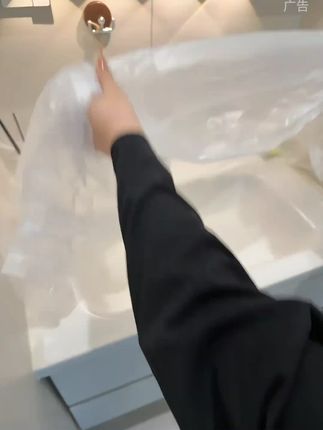 马上假期,要出差旅行的,带上这个一次性隔脏膜,放在桌子或沙发或者是洗脸池里,满满的安全感!!#一次性隔脏膜 #旅行必备 #保护膜 #酒店隔脏神器 #隔脏膜