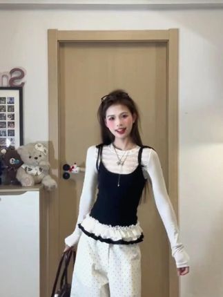 韩系少女风套装,小众设计感满满,春日显瘦必备! #春季上衣套装 #小众上衣套装 #显瘦服装搭配 #小众显瘦套装 #假两件上衣