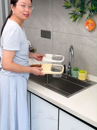 在水槽边吸个这种过滤篮是真方便,能轻松过滤剩饭剩菜残渣,再也不怕堵下水道了 #水槽过滤篮