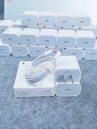 PD30 充电头适配苹果多机型快充数据线 PD30 充电头适配多款苹果机型,搭配数据线快充超方便~# 苹果快充头 #PD30 充电头 #手机数据线 #无限回购的宝藏单品