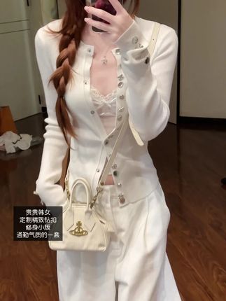 贵贵韩女_精致钻扣开衫有被惊喜到! #秋日人生照片还得是琥珀流光风 #琥珀流光穿搭 #琥珀流光 #秋上新来抖音 #抖in红人上新