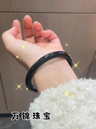 🍃中秋节送礼不用愁了 你就把这只两位数的塔青手镯送给妈妈送给婆婆 没有一个女人不喜欢玉镯子#万锦珠宝直播间 #万锦珠宝店铺 #和田玉