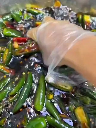 辣辣的油泡椒来啦,就大米饭吃,能吃好几碗,喜欢吃的不要错过#油泡椒 #油泡椒咸菜 #港椒 #港椒咸菜 #东北港椒